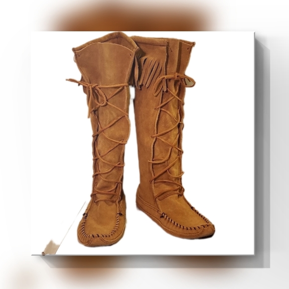 Minnetonka Moccasin Boots - Picture 7 of 13